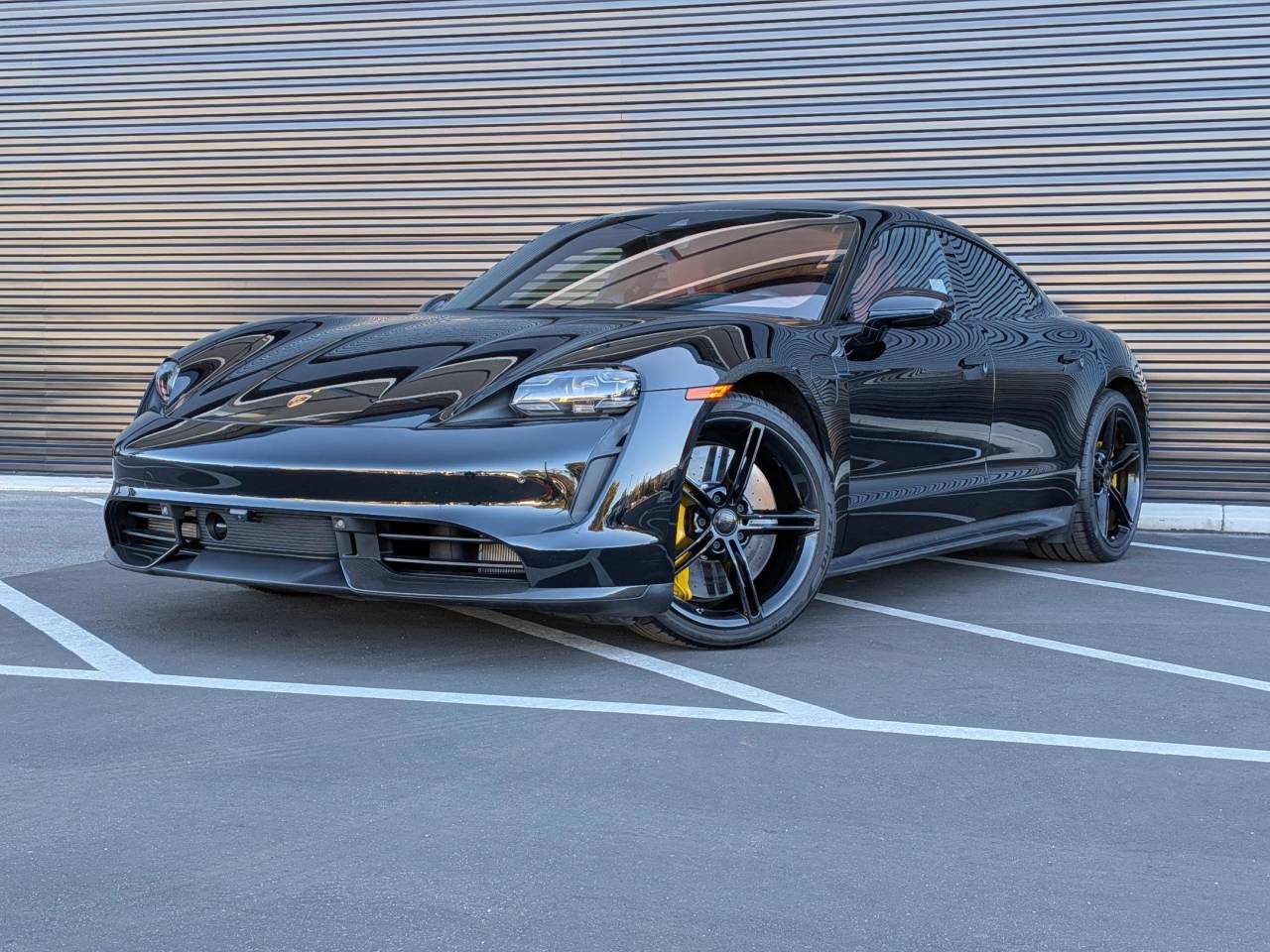 2021 Porsche Taycan Turbo S's photo