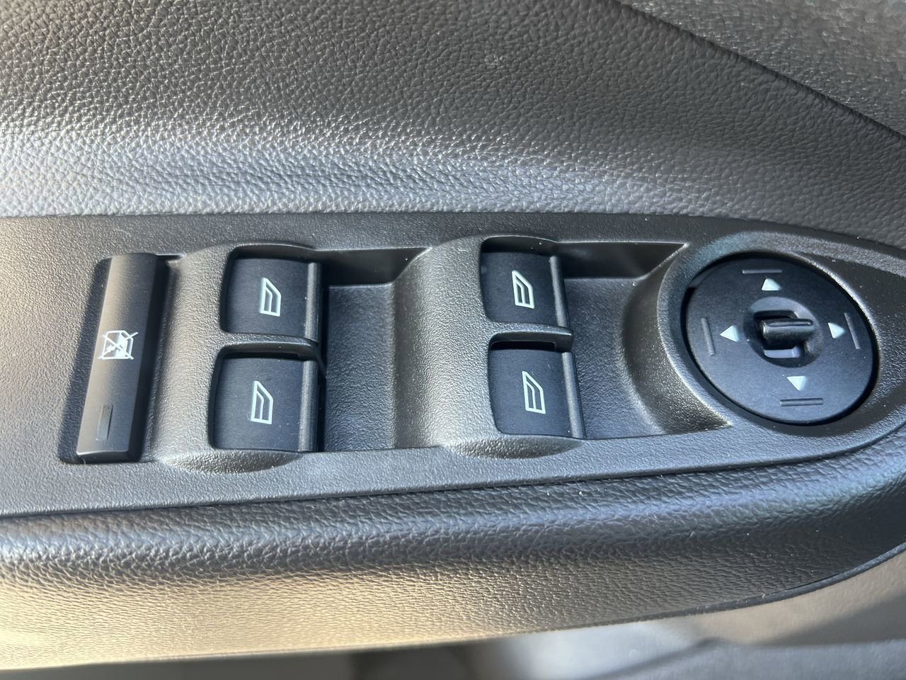 2016 Ford Escape S photo 12