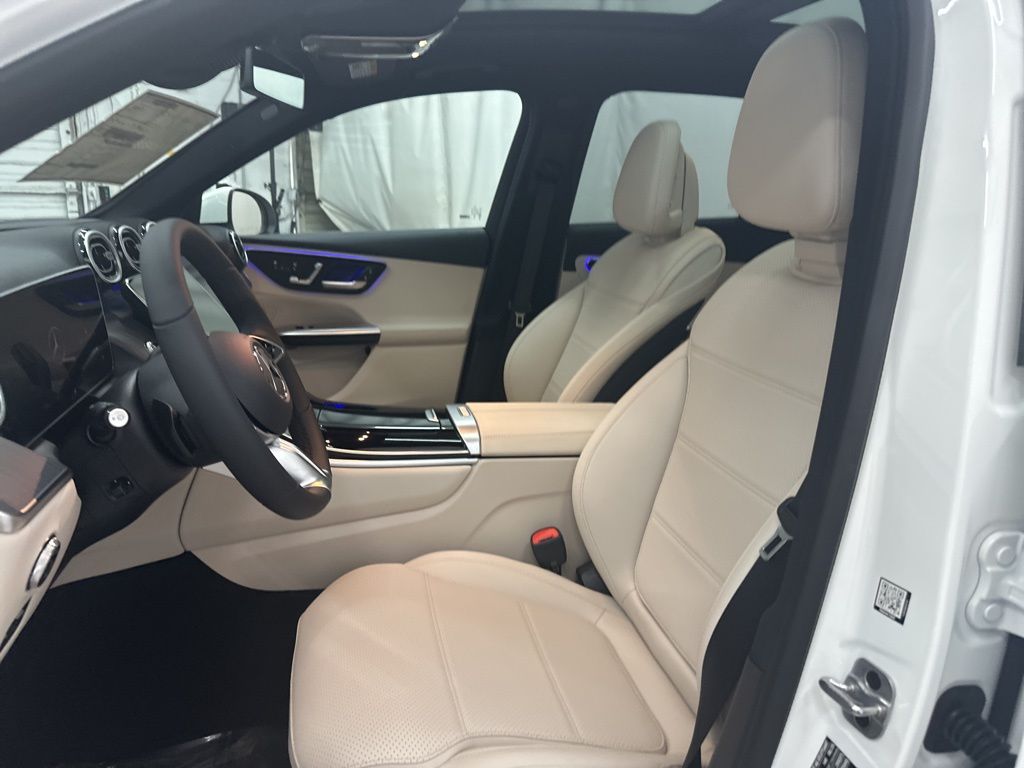 2026 Mercedes Benz GLC 300 photo 13