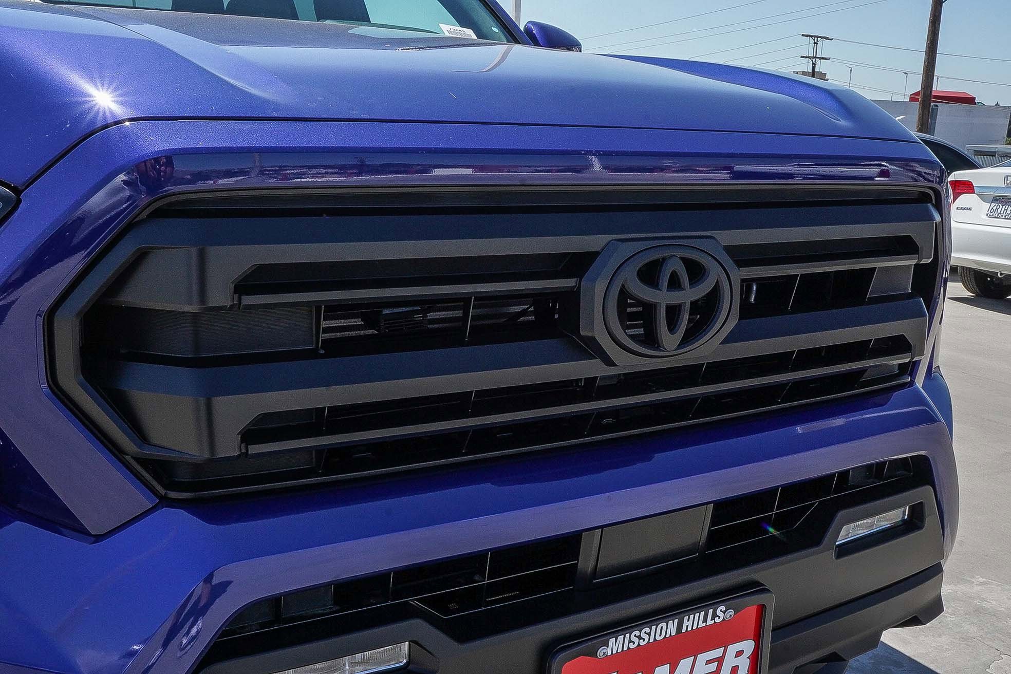 2025 Toyota Tacoma SR5 photo 11