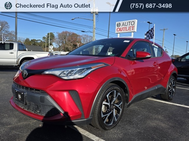 2020 Toyota C-HR XLE's photo