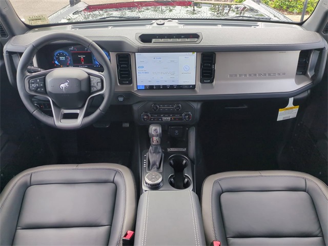 2025 Ford Bronco Outer Banks photo 14