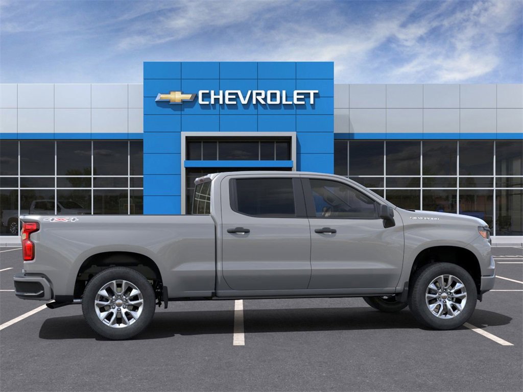 2025 Chevrolet Silverado 1500 Custom photo 4