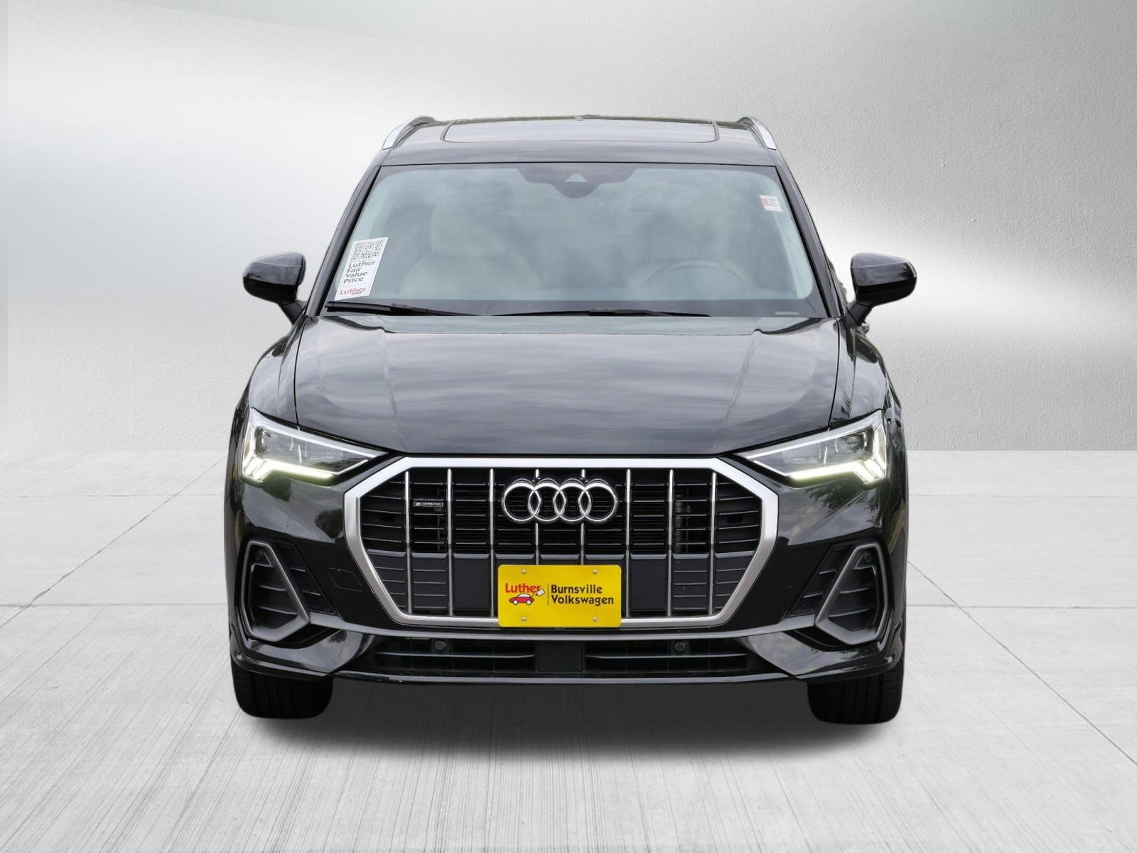 2023 Audi Q3 S line Premium photo 2