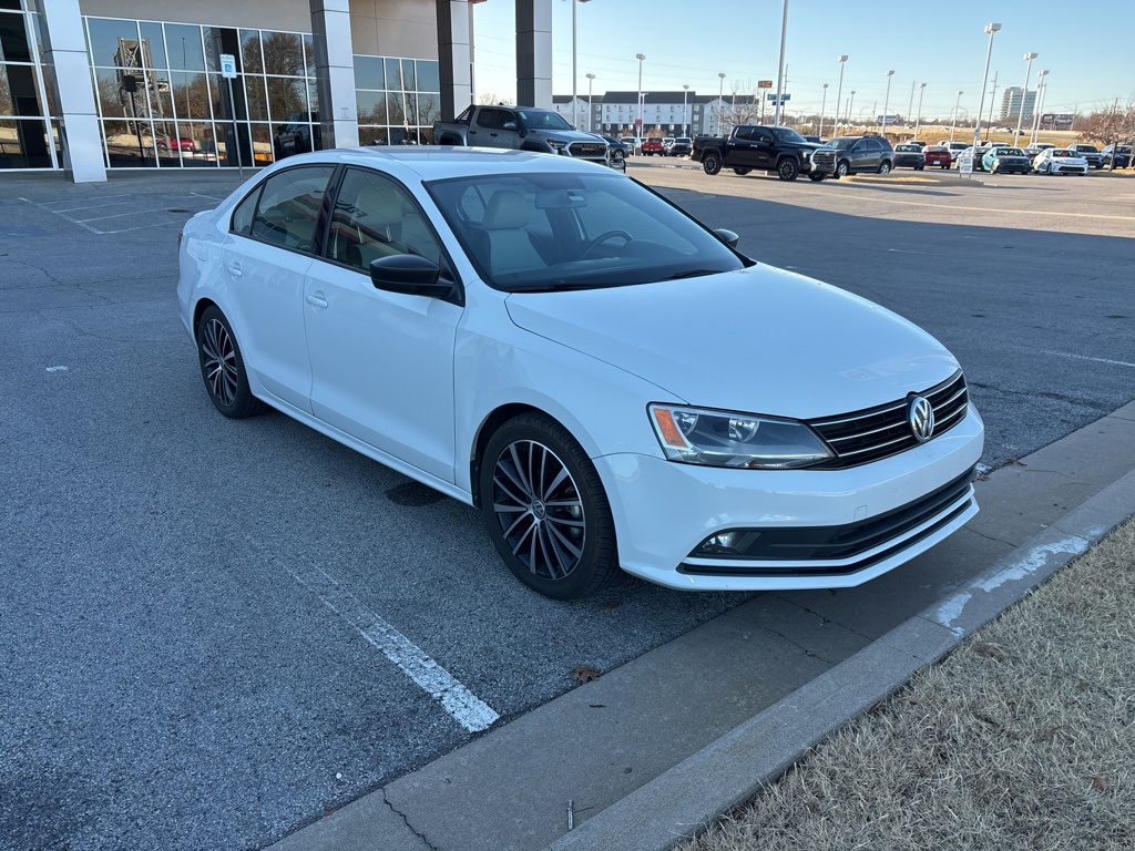 2016 Volkswagen Jetta Sport's photo