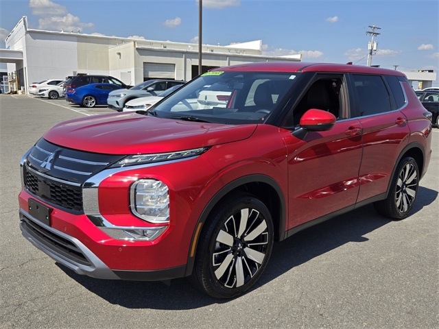 2025 Mitsubishi Outlander SE photo 7