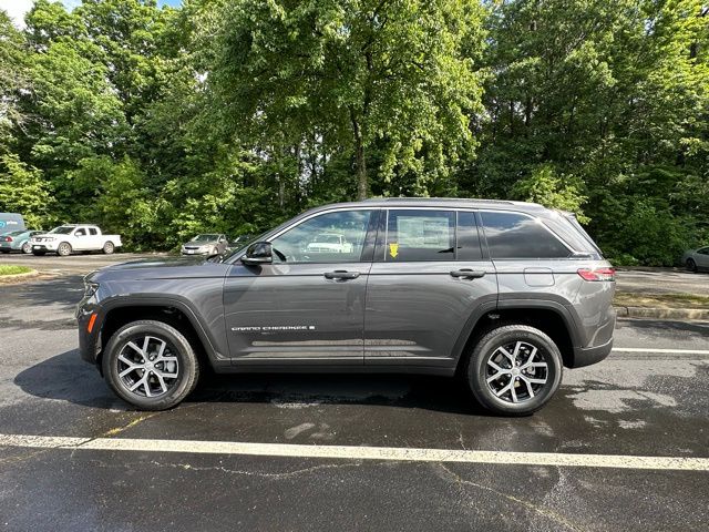 2025 Jeep Grand Cherokee Limited photo 8
