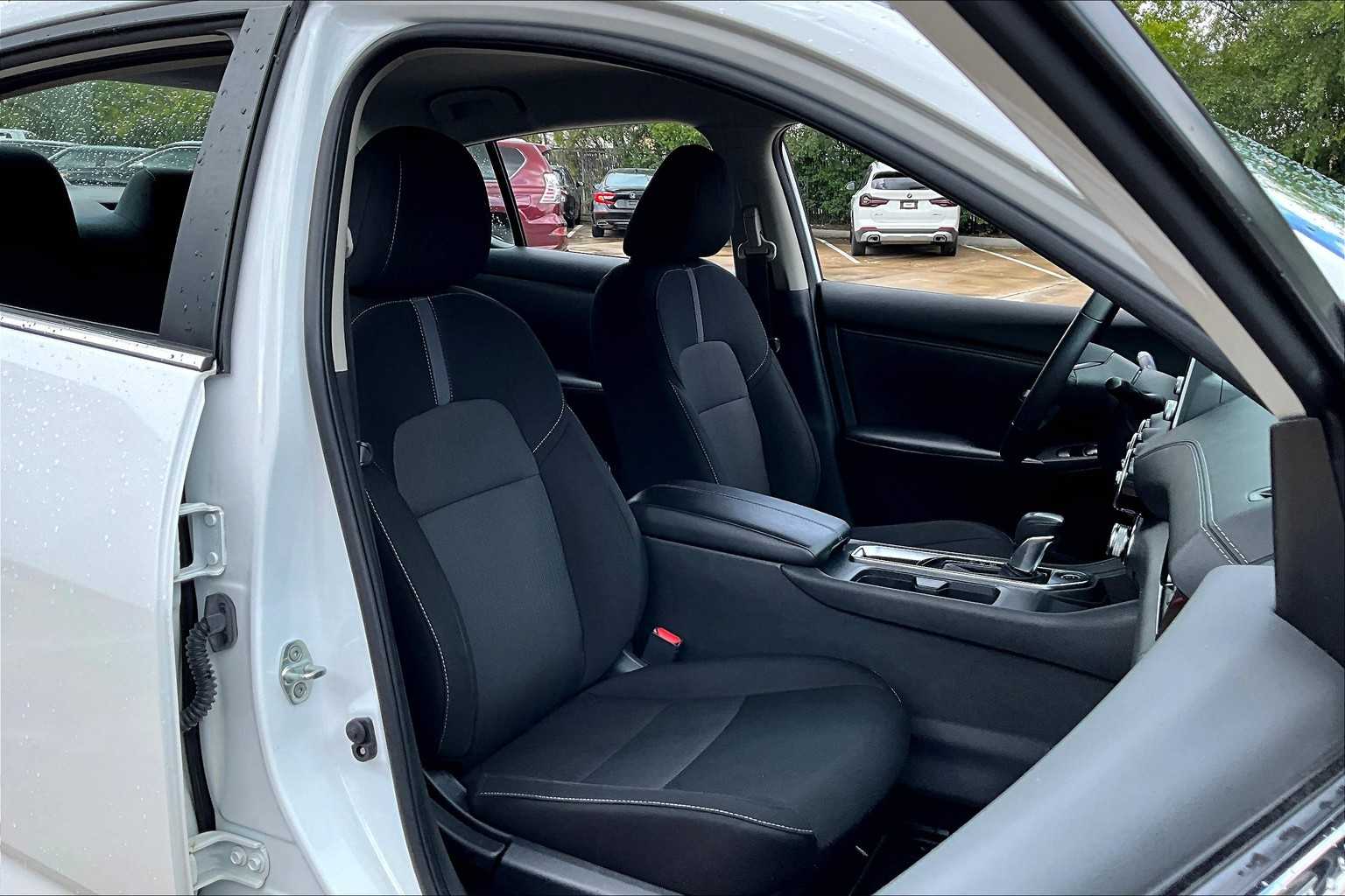 2022 Nissan Sentra SV photo 8