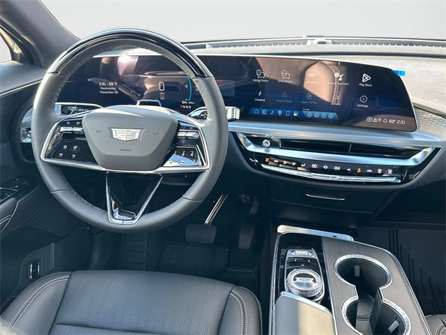 2026 Cadillac Lyriq Luxury photo 2