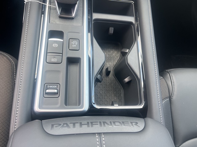 2025 Nissan Pathfinder SL photo 16