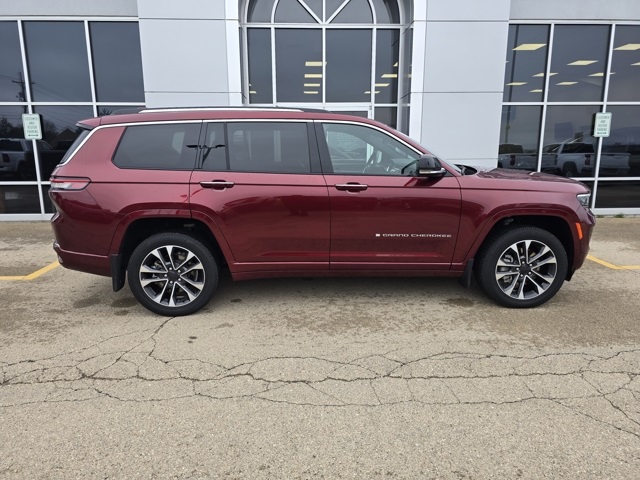 2021 Jeep Grand Cherokee Overland photo 3