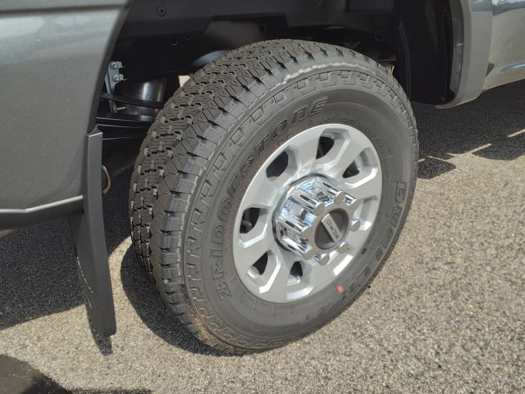 New 2024 Carbonized Gray Metallic Ford XLT image 7