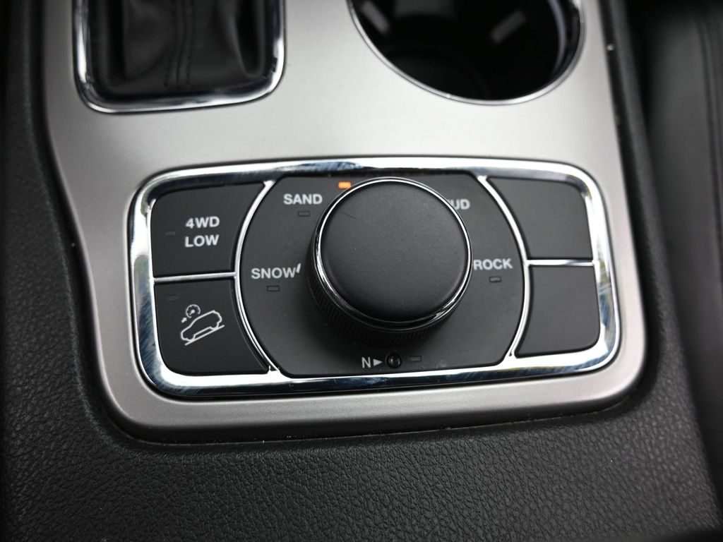 2022 Jeep Cherokee Limited photo 17