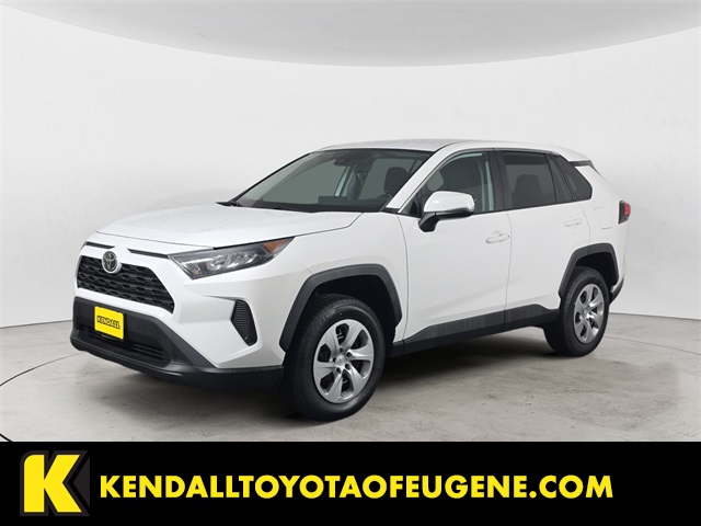 2022 Toyota RAV4 LE's photo