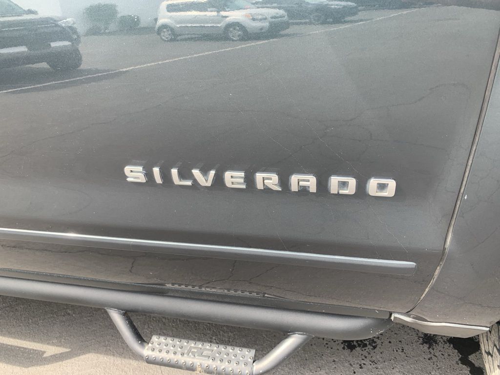 2018 Chevrolet Silverado 1500 LT photo 6