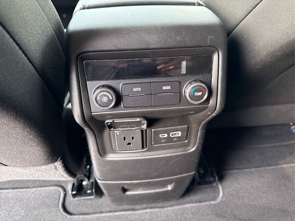 2023 Gmc Acadia SLE photo 30