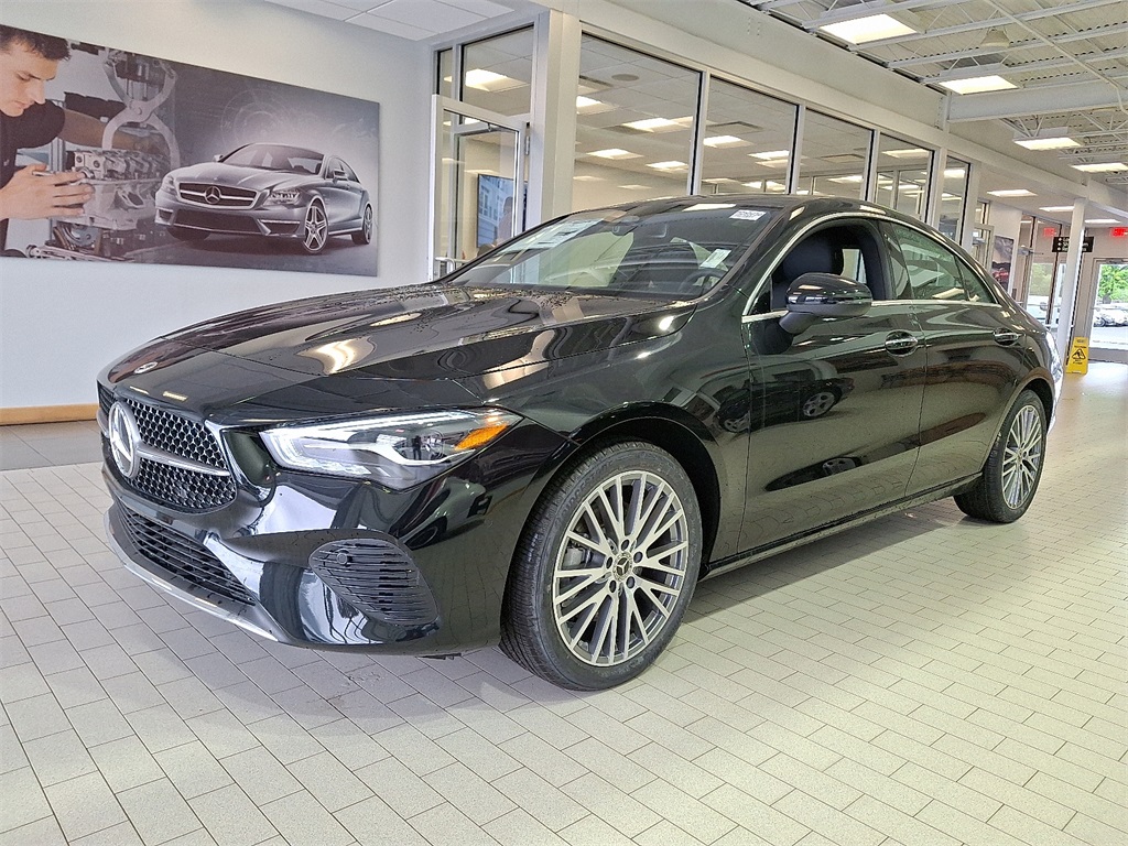 2025 Mercedes Benz CLA 250 4MATIC photo 2
