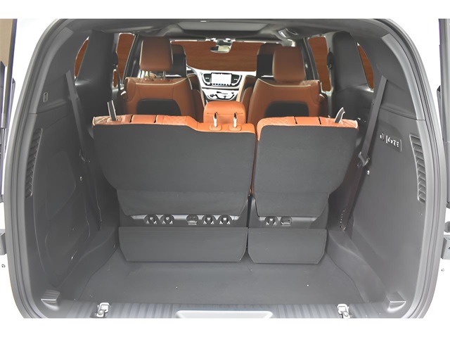 2025 Chrysler Pacifica Pinnacle photo 17