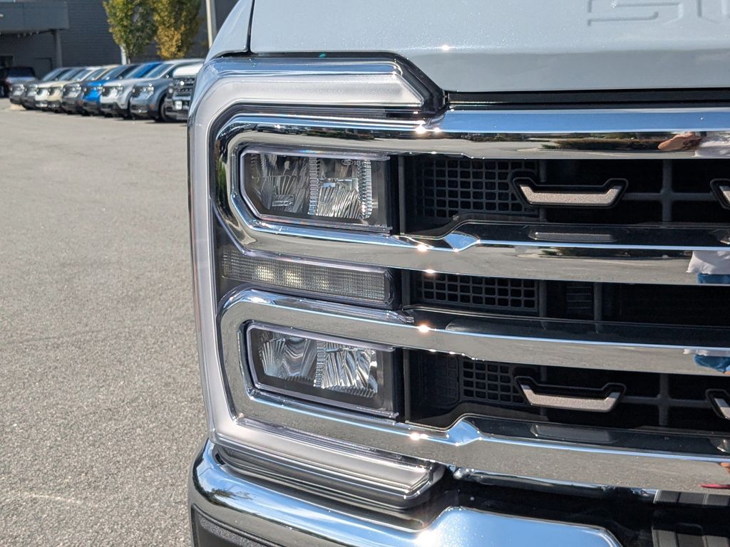 2026 Ford F-350 King Ranch photo 10