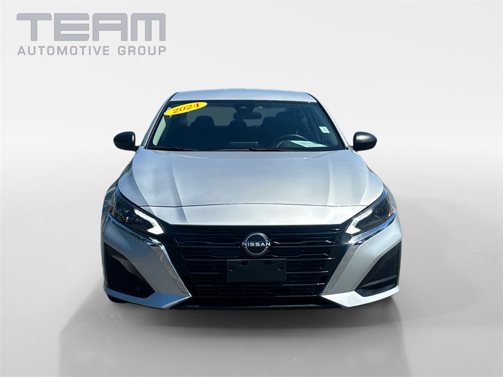 2024 Nissan Altima 2.5 SV photo 2