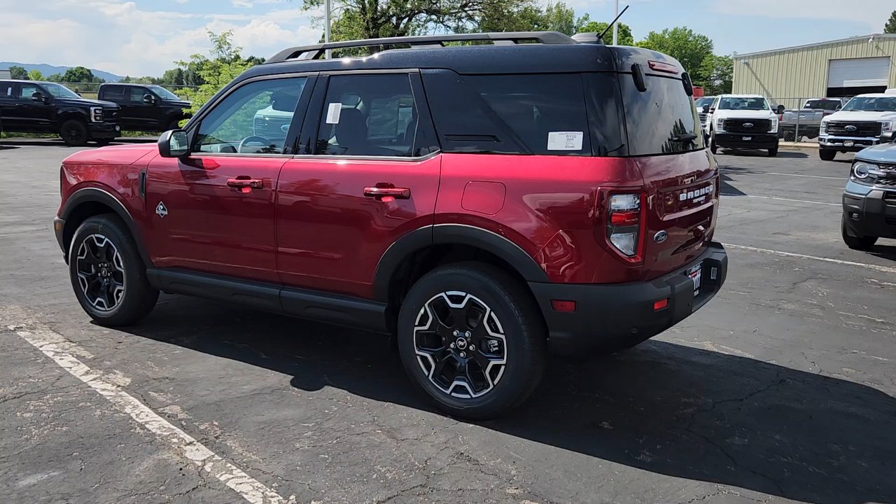 2025 Ford Bronco Sport Outer Banks photo 3
