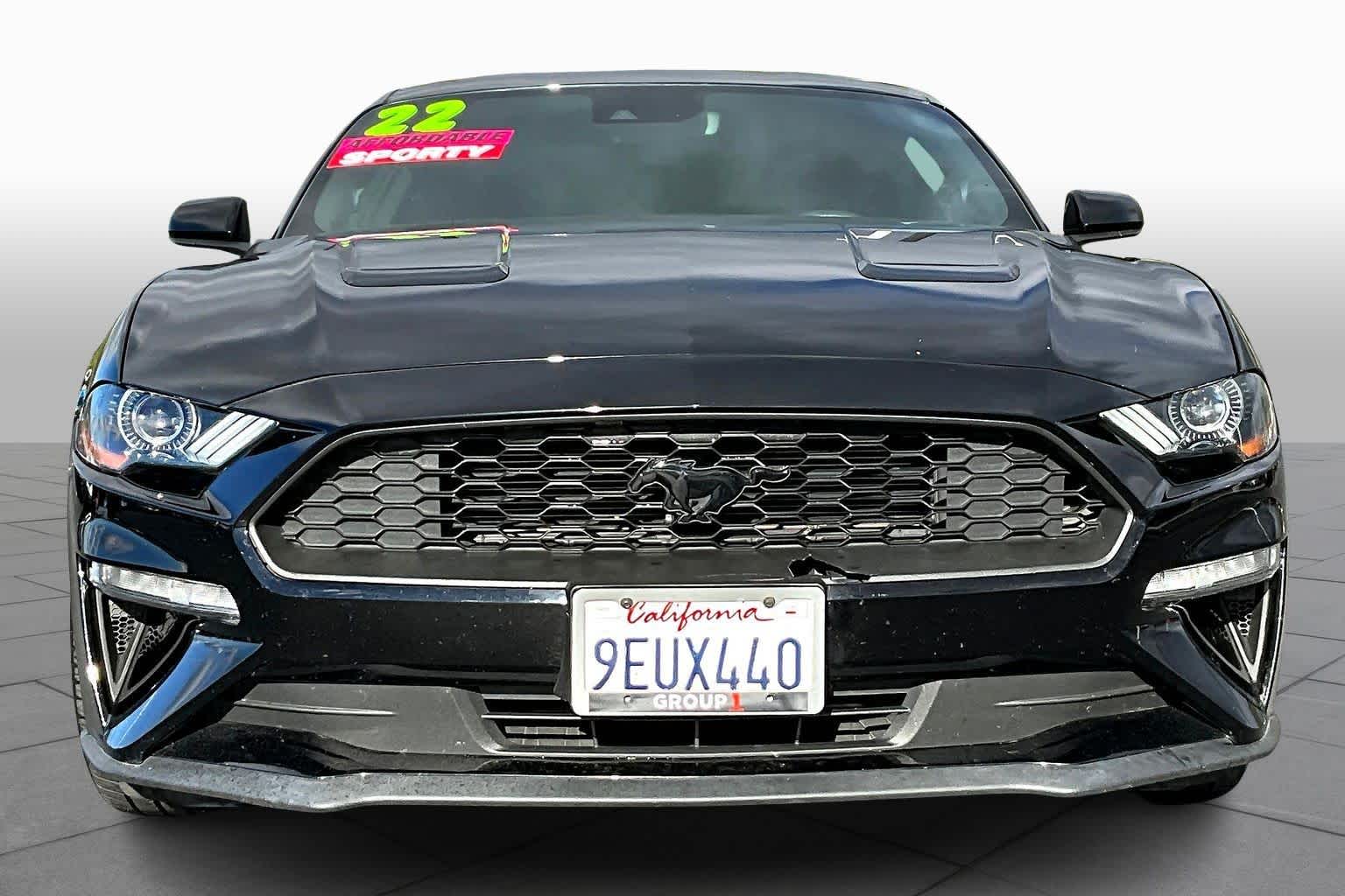 2022 Ford Mustang EcoBoost photo 3