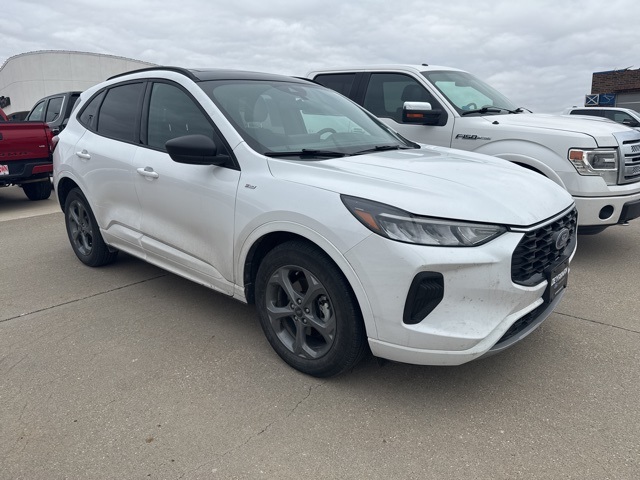 2023 Ford Escape ST-Line's photo