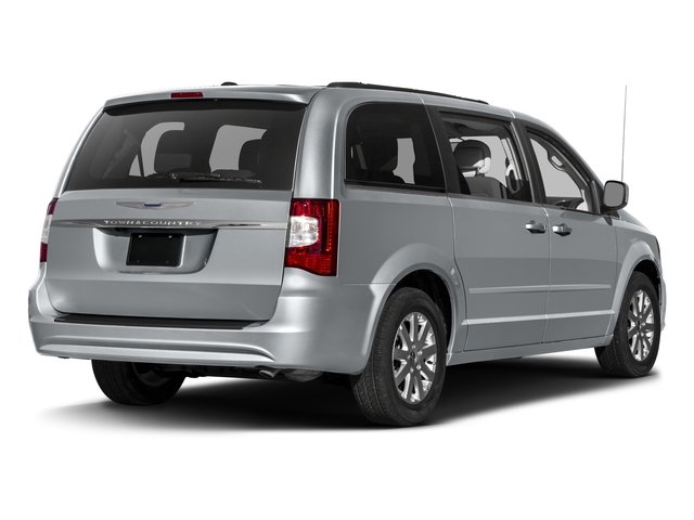 2016 Chrysler Town & Country Touring photo 5
