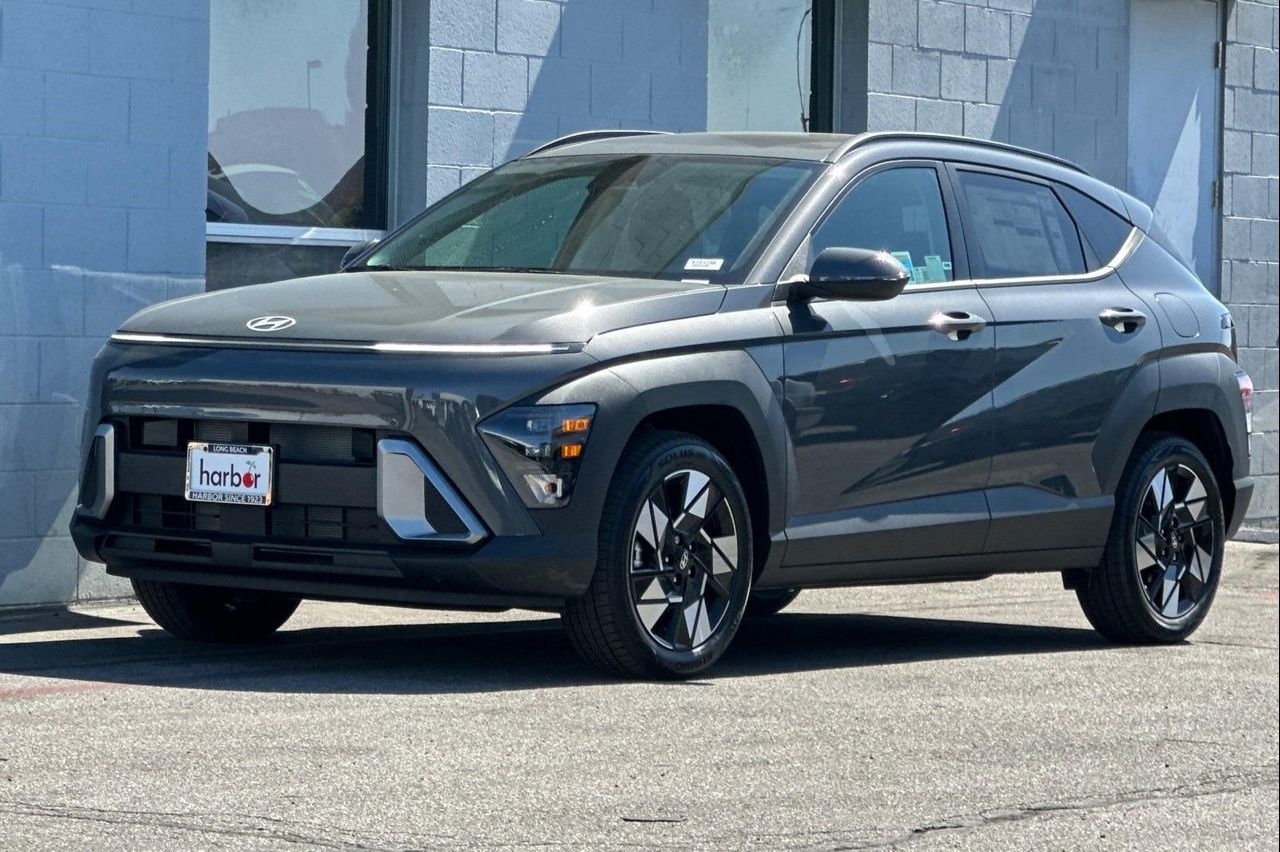 2025 Hyundai Kona SEL photo 8
