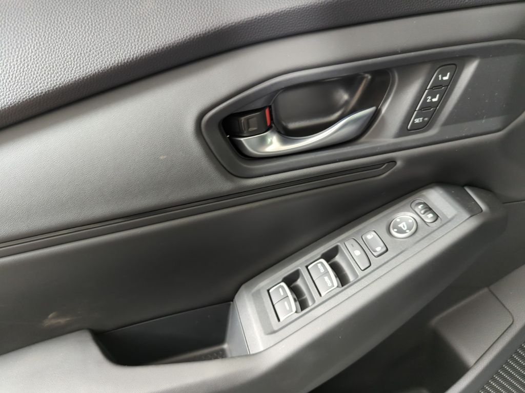 2025 Honda Accord Hybrid EX-L photo 12