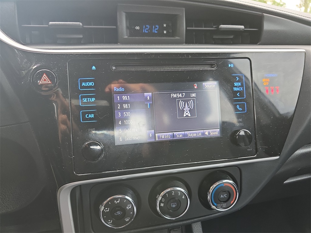 2019 Toyota Corolla L photo 19