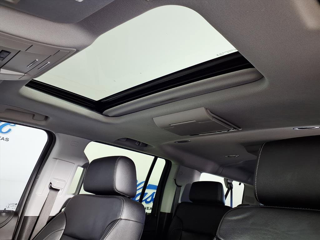 2020 Chevrolet Suburban LT photo 6