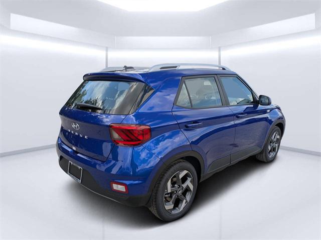 2025 Hyundai Venue SEL photo 3