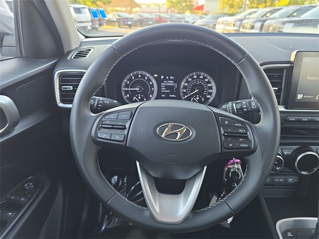 2022 Hyundai Venue SEL Limited photo 9