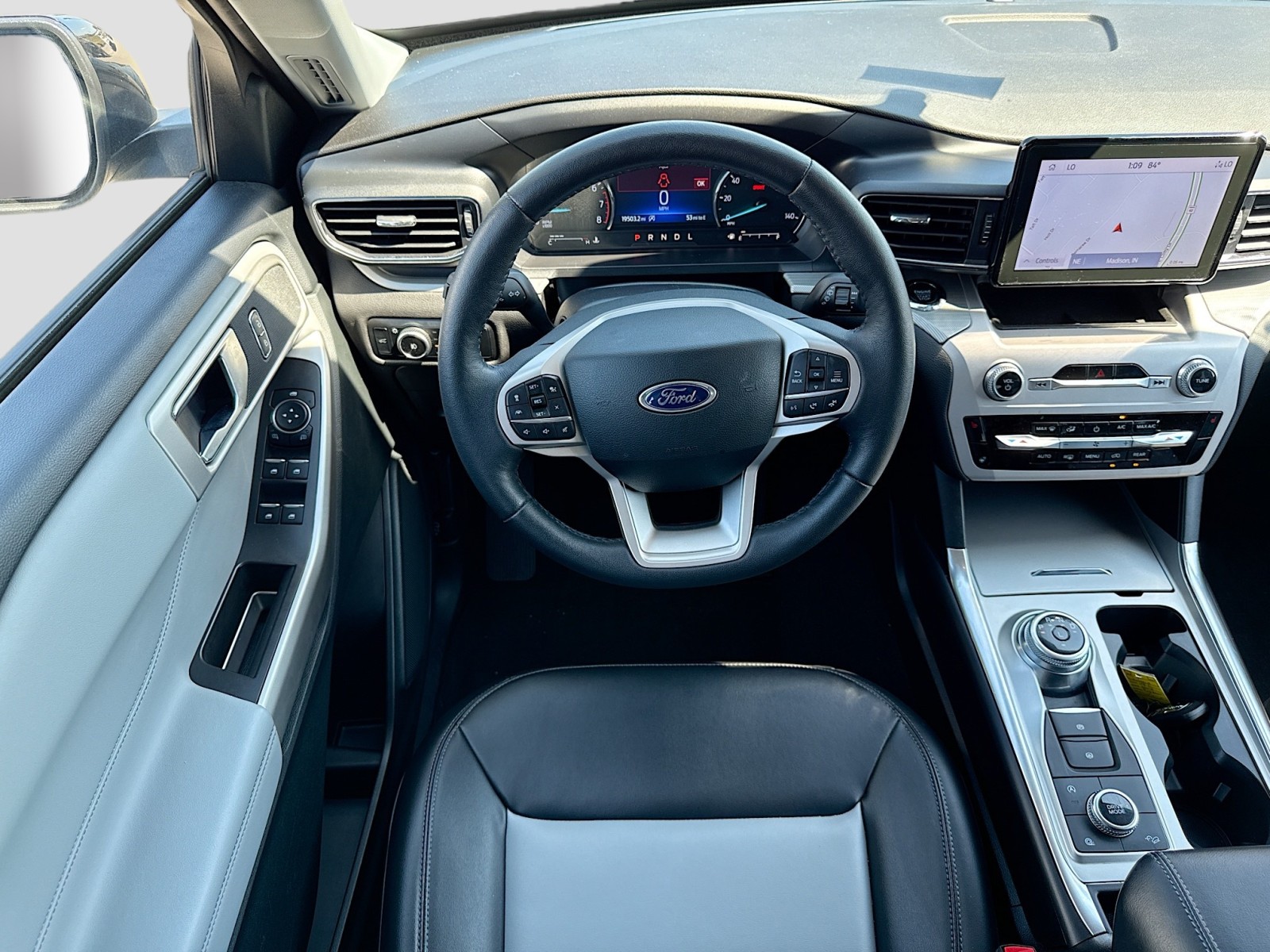 2024 Ford Explorer XLT photo 20