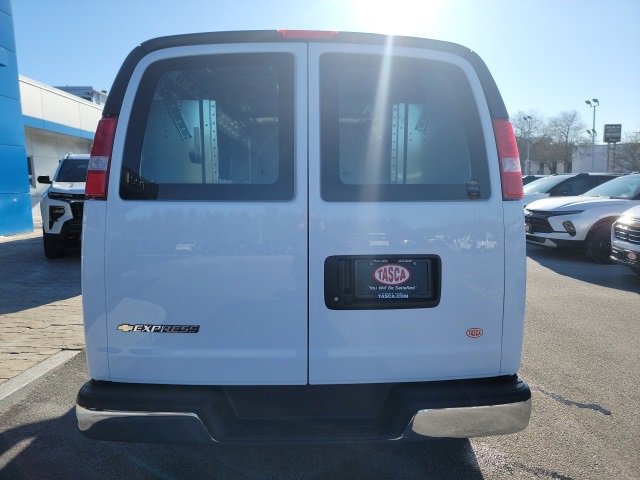 2024 Chevrolet Express 2500 Work Van photo 4