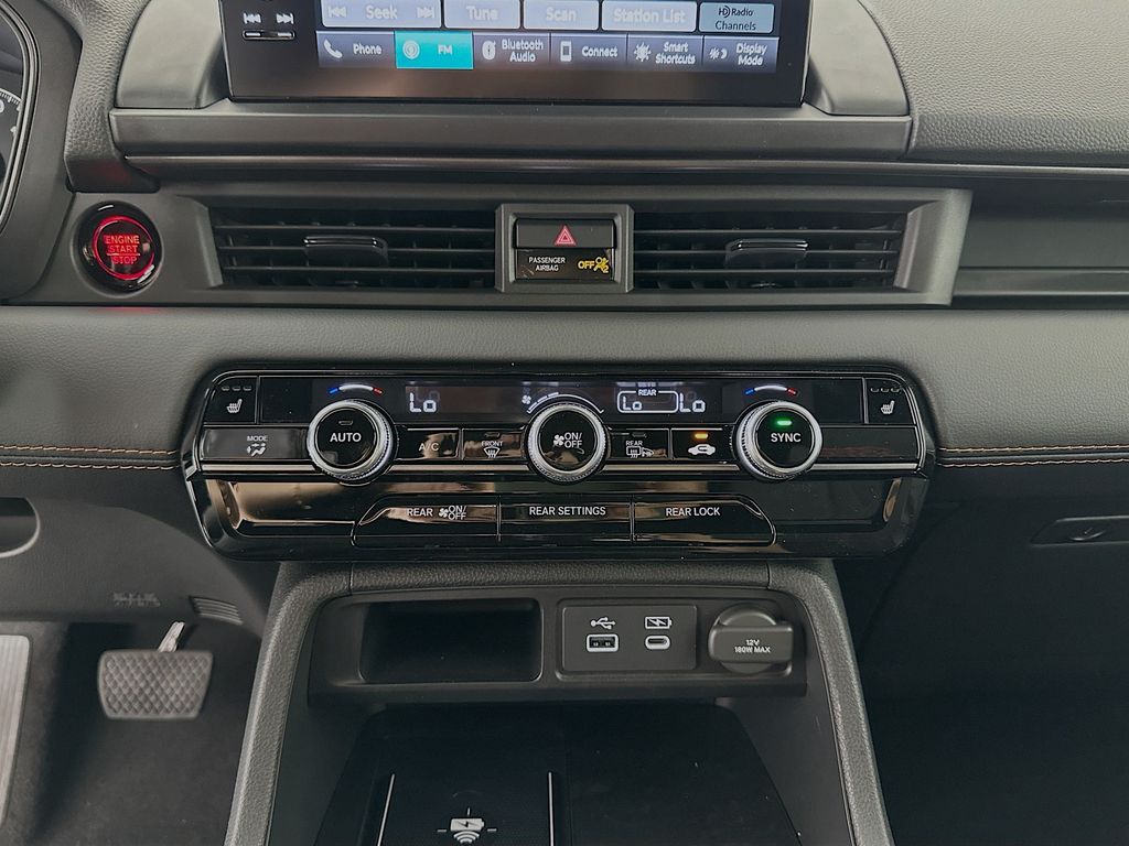 2025 Honda Pilot TrailSport photo 12