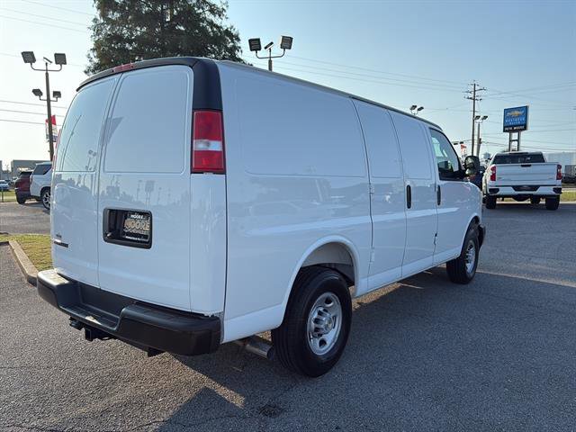 2025 Chevrolet Express Cargo 2500 photo 7