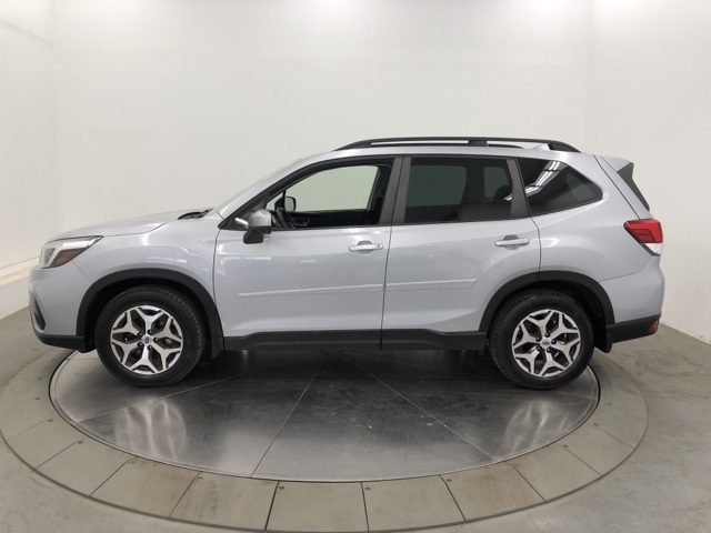 2021 Subaru Forester Premium photo 4