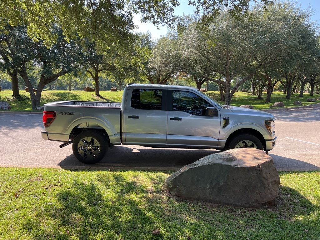 2025 Ford F-150 STX photo 9