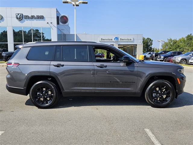 2025 Jeep Grand Cherokee Altitude X photo 17