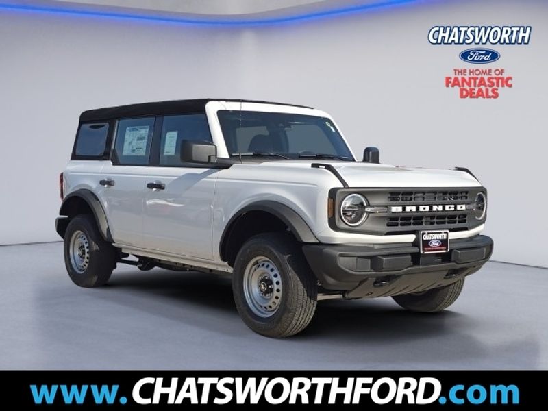 2025 Ford Bronco 4-Door Base's photo