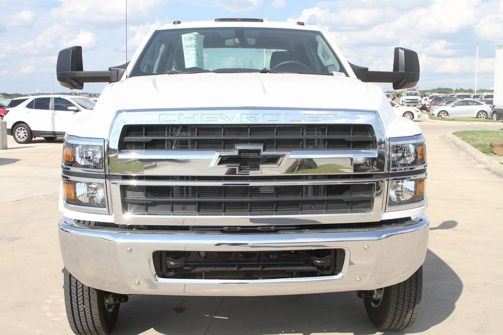 2024 Chevrolet Silverado 6500HD Work Truck photo 2