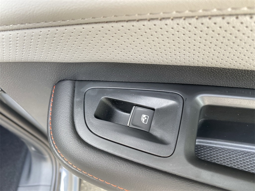 2025 Volkswagen Atlas Peak Edition SE photo 40