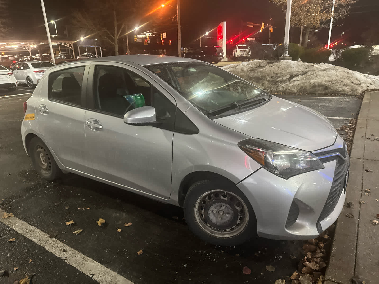 2016 Toyota Yaris L's photo