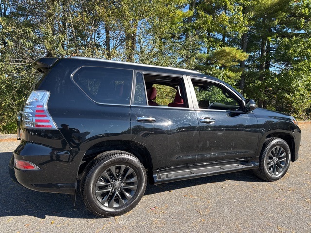 2022 Lexus GX 460 Premium photo 2