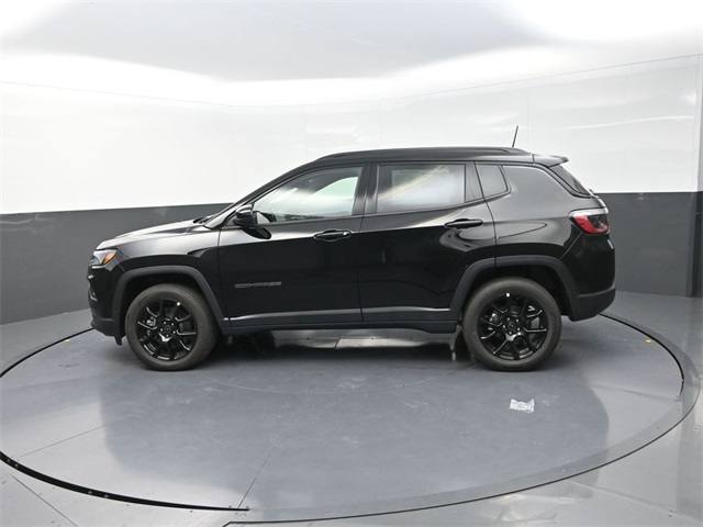 2026 Jeep Compass Latitude Altitude photo 4