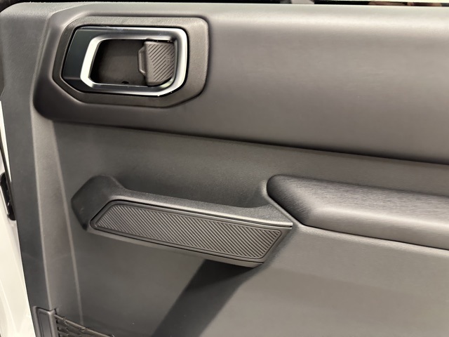 2025 Ford Bronco Outer Banks photo 14