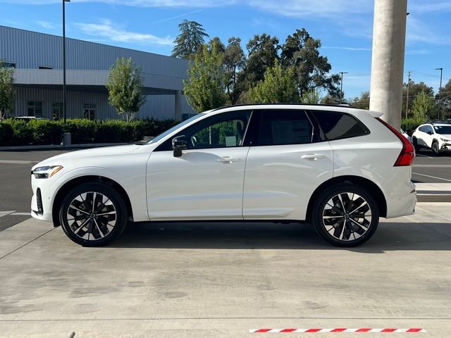 2026 Volvo XC60 B5 Plus photo 4