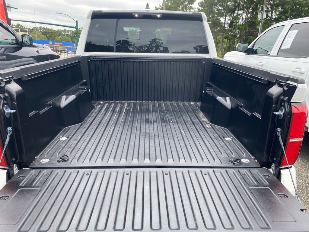 2024 Toyota Tacoma SR5 photo 7